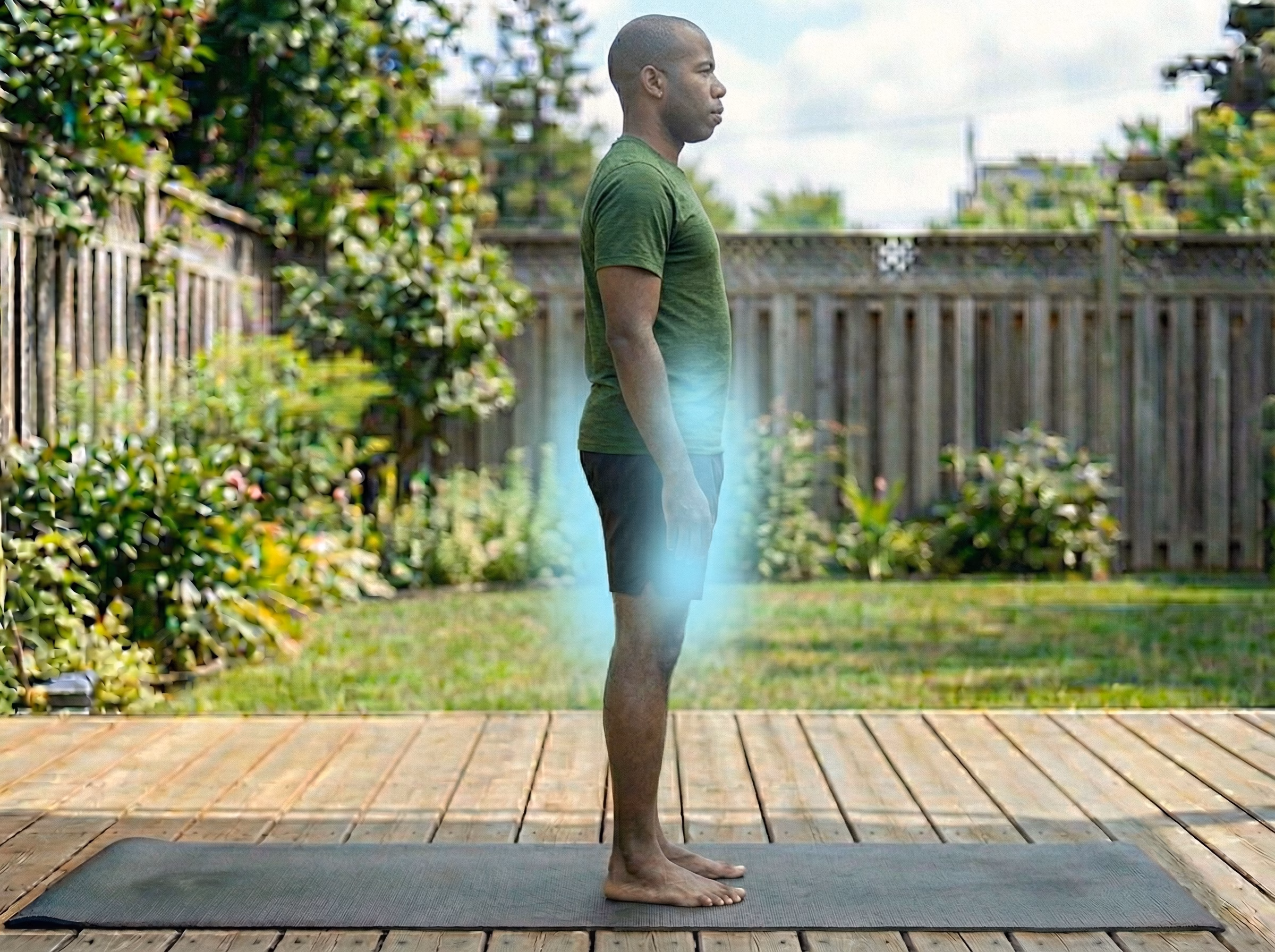 Standing posture with free hip flexors