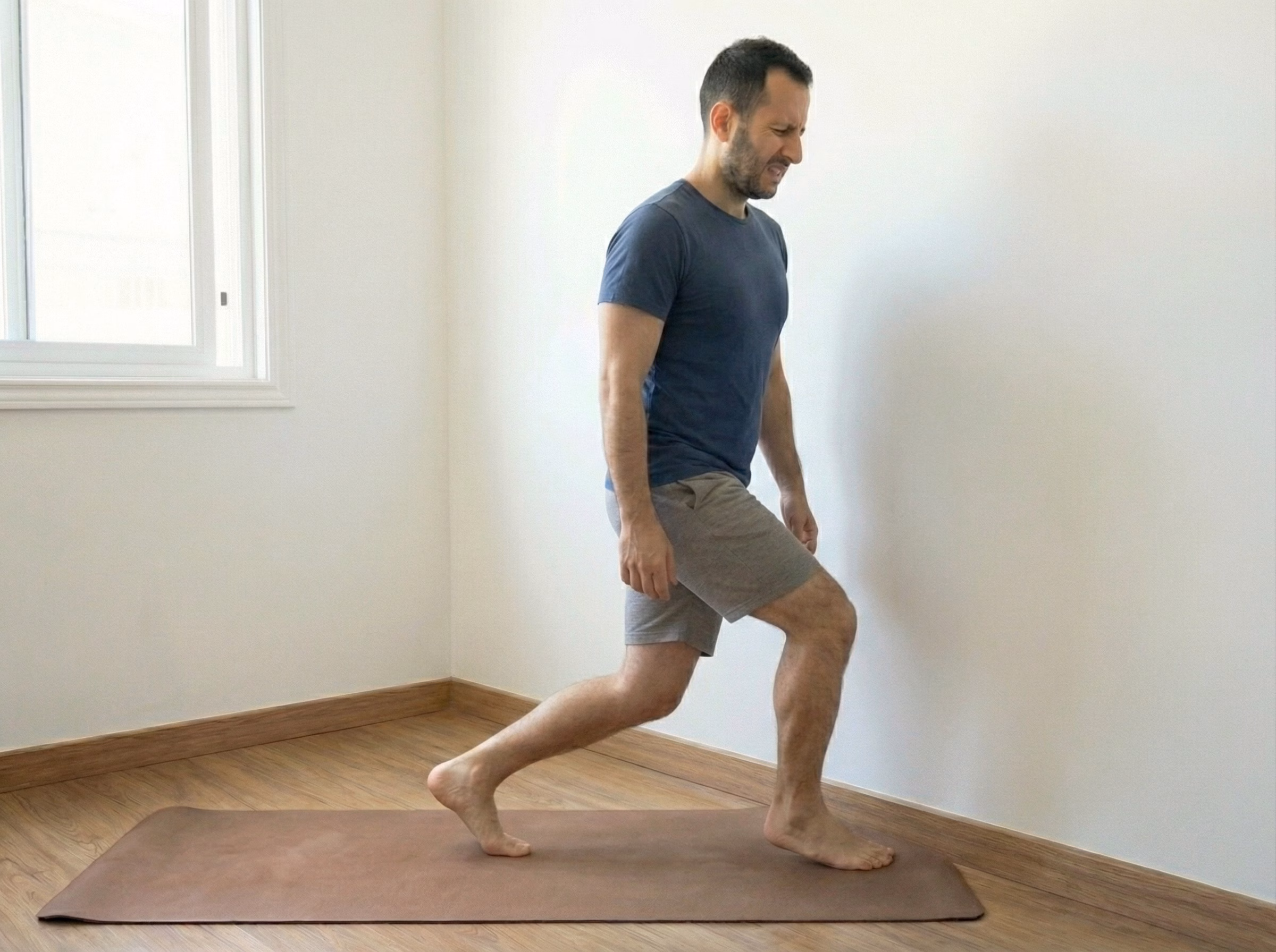 Mistake – Heel lifting off floor