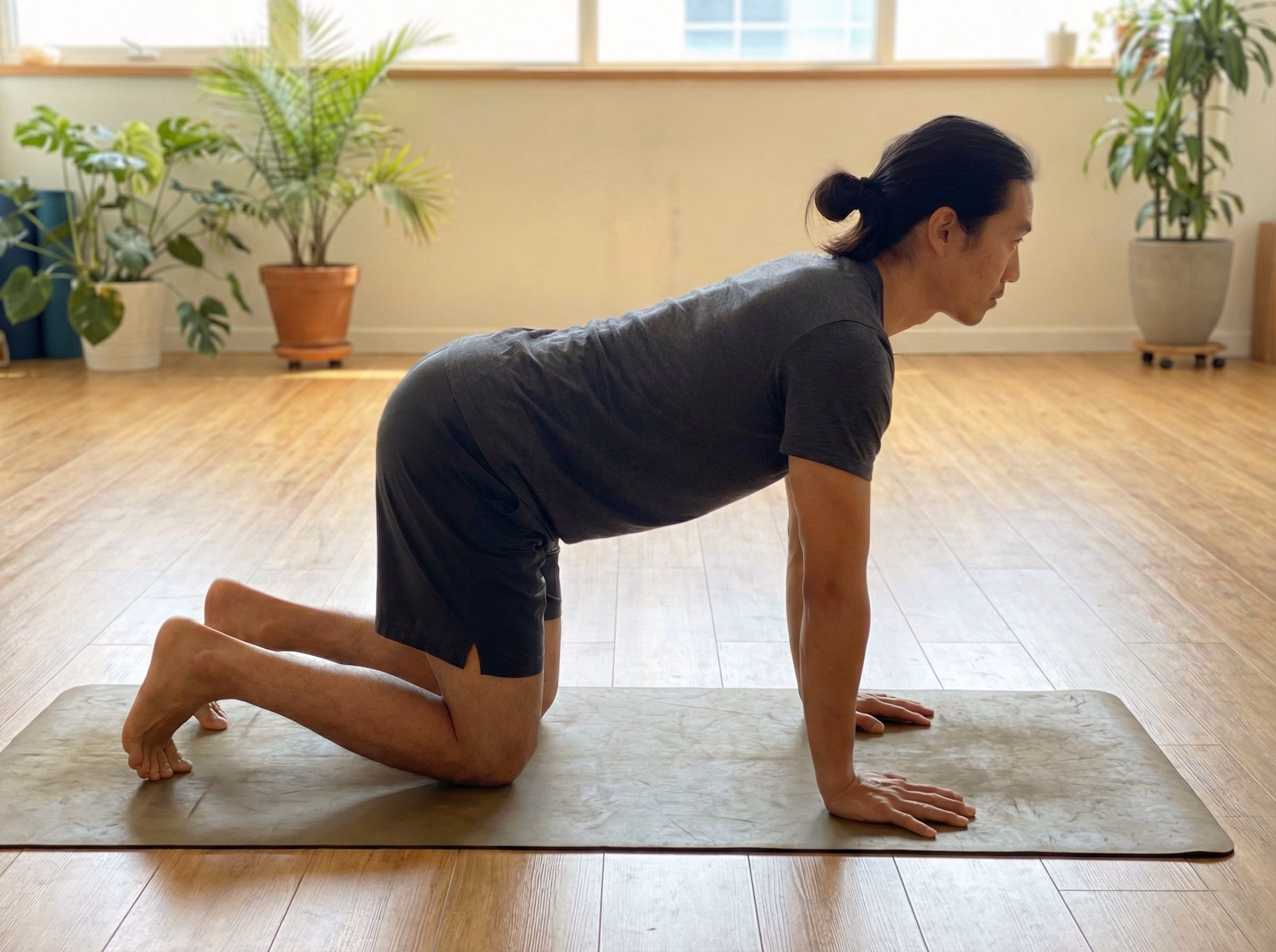 Step 1 – Tabletop setup for Pigeon Pose